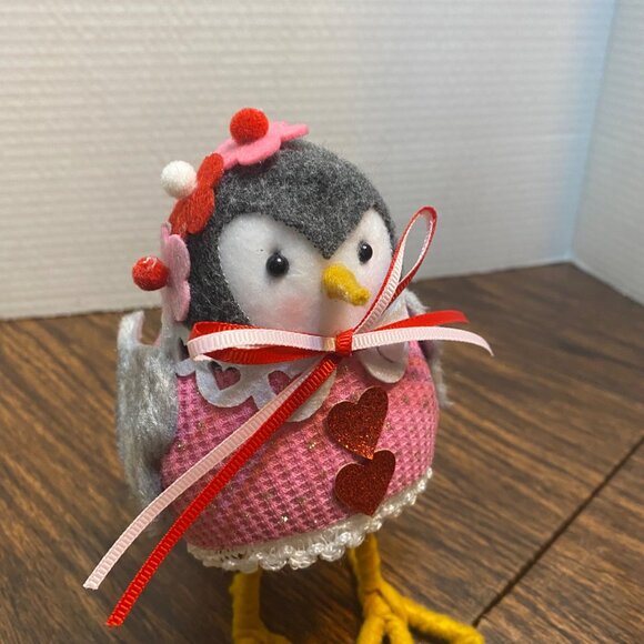 Season Of Love Valentine’s Day Fabric Bird Decor Hearts Walgreens NEW Heart - Picture 2 of 8